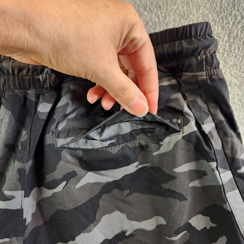 Athleta Girl Shorts Girls XXL Gray Camo All Play 3 Short Zip Pockets Athleisure - Picture 7 of 15